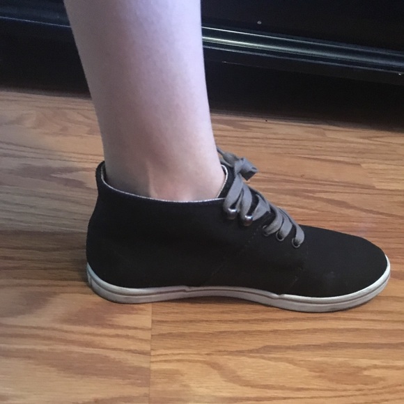 Vans - Picture 7 of 8